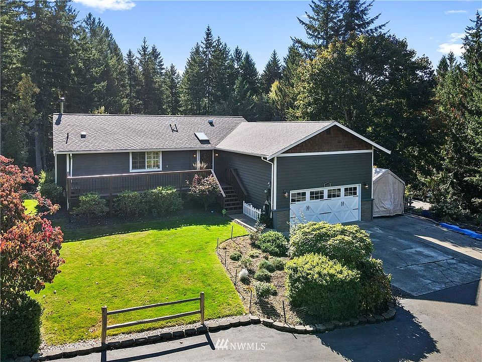 Well maintained lawns. Street parking in front. Driveway and front of home on Cleveland is paved.