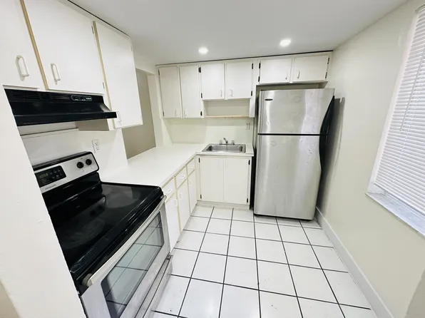 505 NW 177th St, Miami, FL