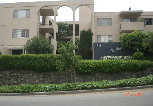 1515 Oak St #11 — Photo 3