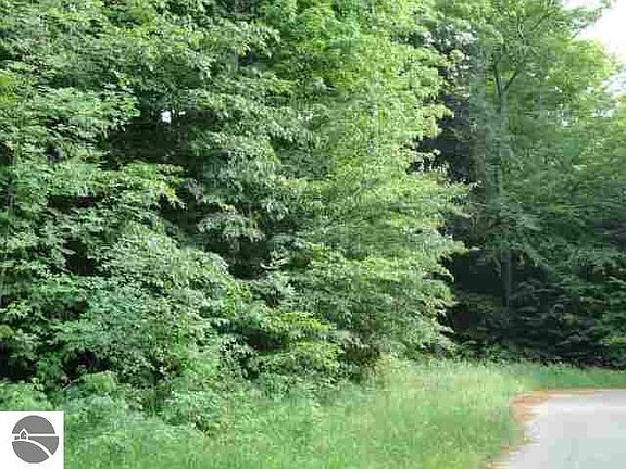 3rd image of Lake Dr