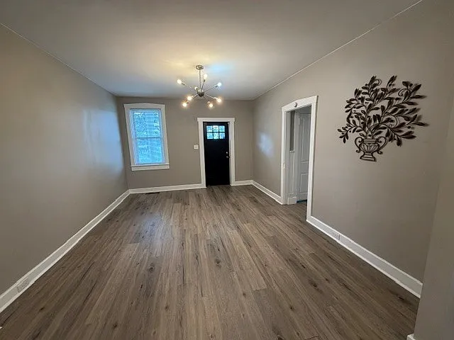 2123 Main St — Photo 3