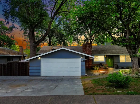 5262 E Flagstone St, Carmichael, CA 95608