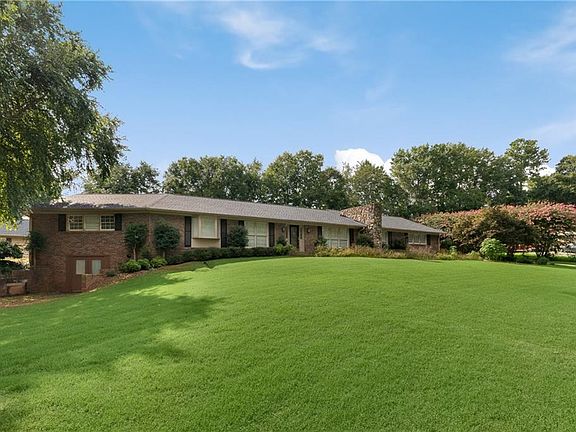 4th image of 423 Lynne Cir Lot 10-11