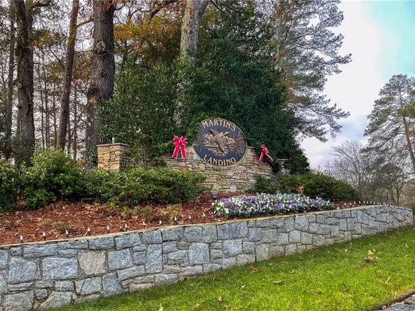 1845 Branch Valley Dr, Roswell, GA 30076