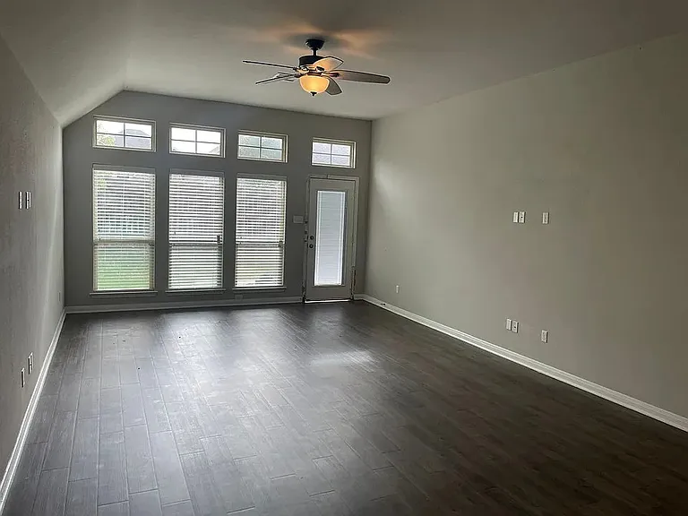 5317 Othello Dr — Photo 15