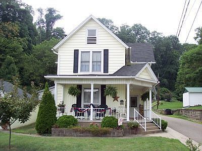 5th image of 293 Fisher St