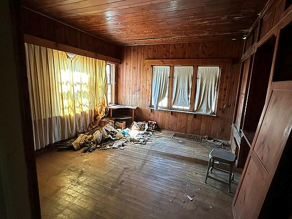 4th image of 231 W Bennett Ave