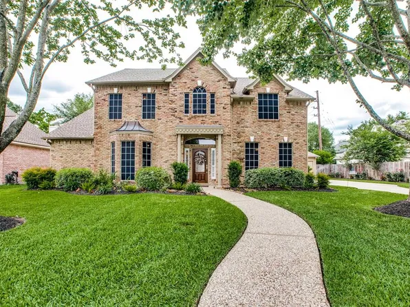 5931 Center Court Dr, Spring, TX 77379