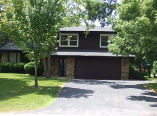 432 Cardinal Dr, Bloomingdale, IL 60108