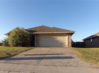 213 Cambridge Dr, Midwest City, OK 73110