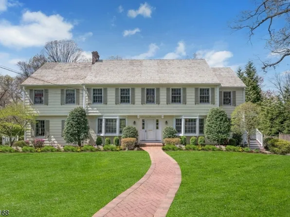 39 Druid Hill Rd, Summit City, NJ 07901