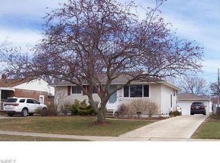 6335 Sandfield Dr, Brookpark, OH