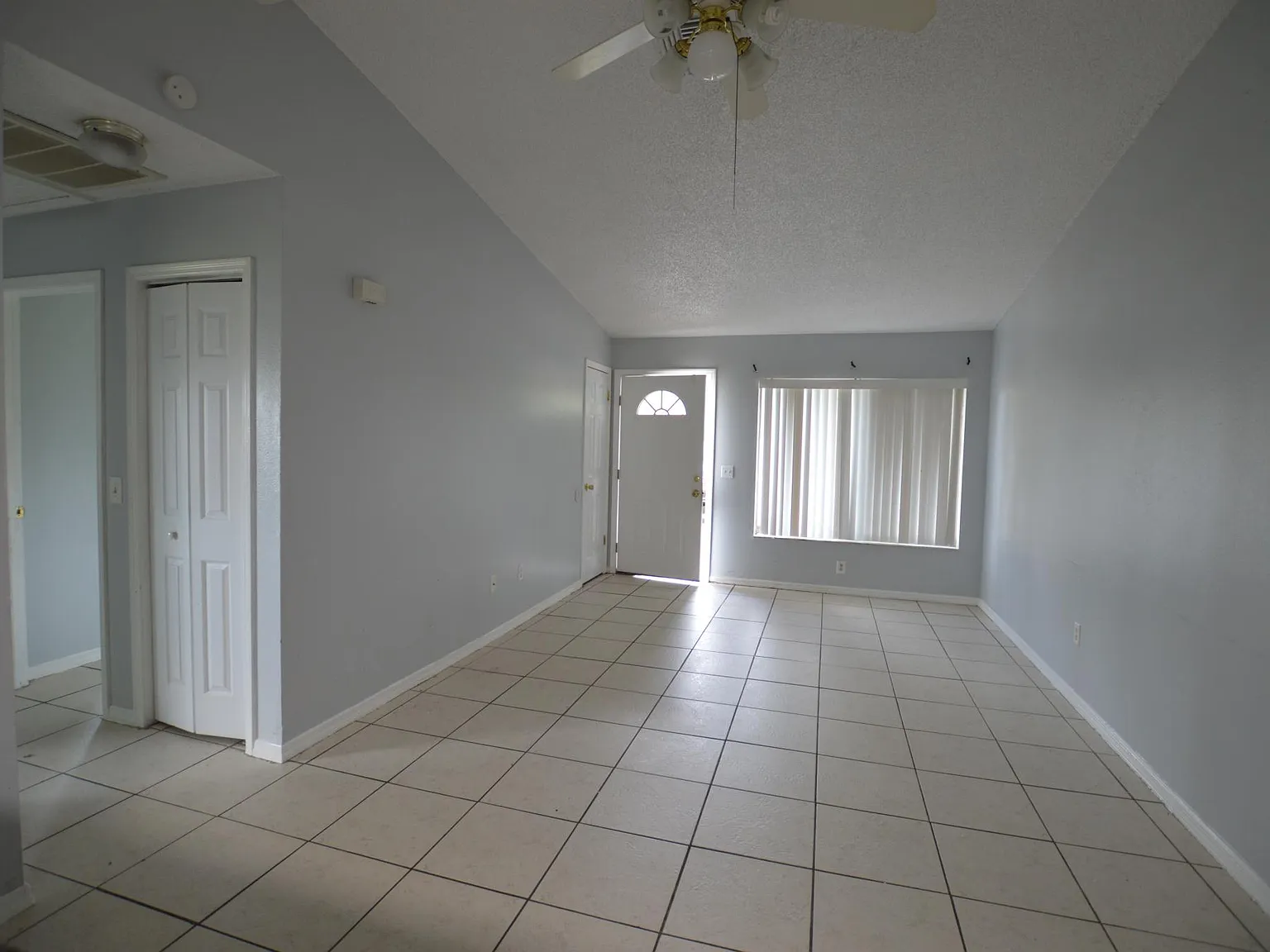2 bed, 800 sqft, $1,250 — Photo 3