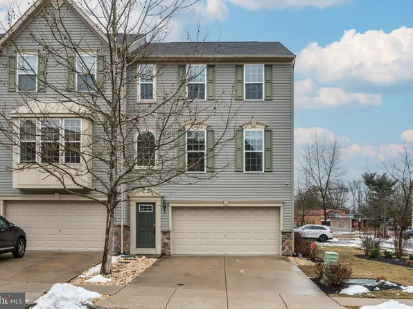 1 Bishop Ln, Mount Holly, NJ 08060