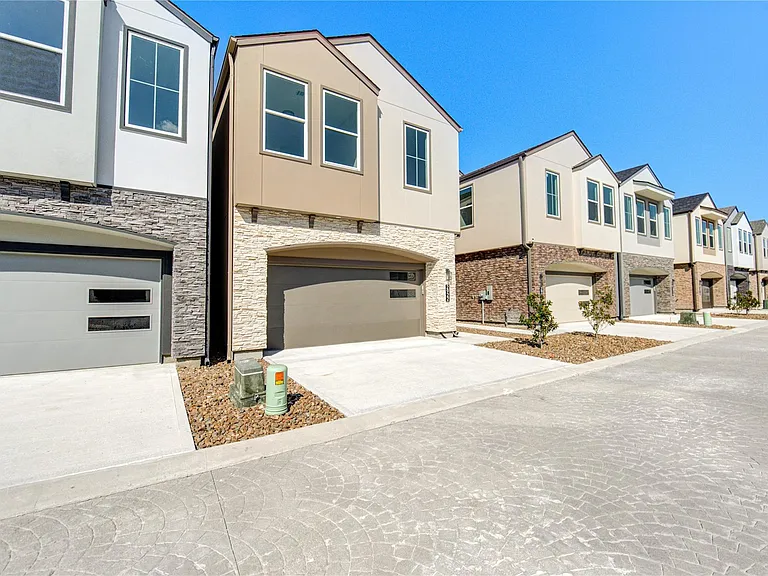 2922 El Fenice Ln — Photo 44