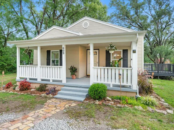 609 W 55th St S, Wichita, KS 67217