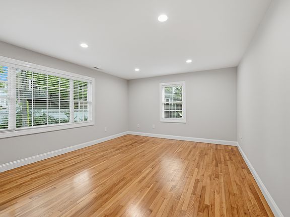 3rd image of 66 Jefferson Ave #A
