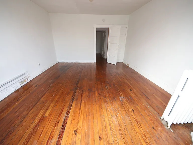 846 W 36th St #2 — Photo 10