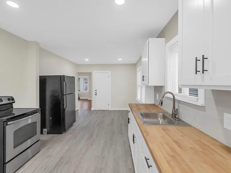 967 Oakland Ave #967 — Photo 3