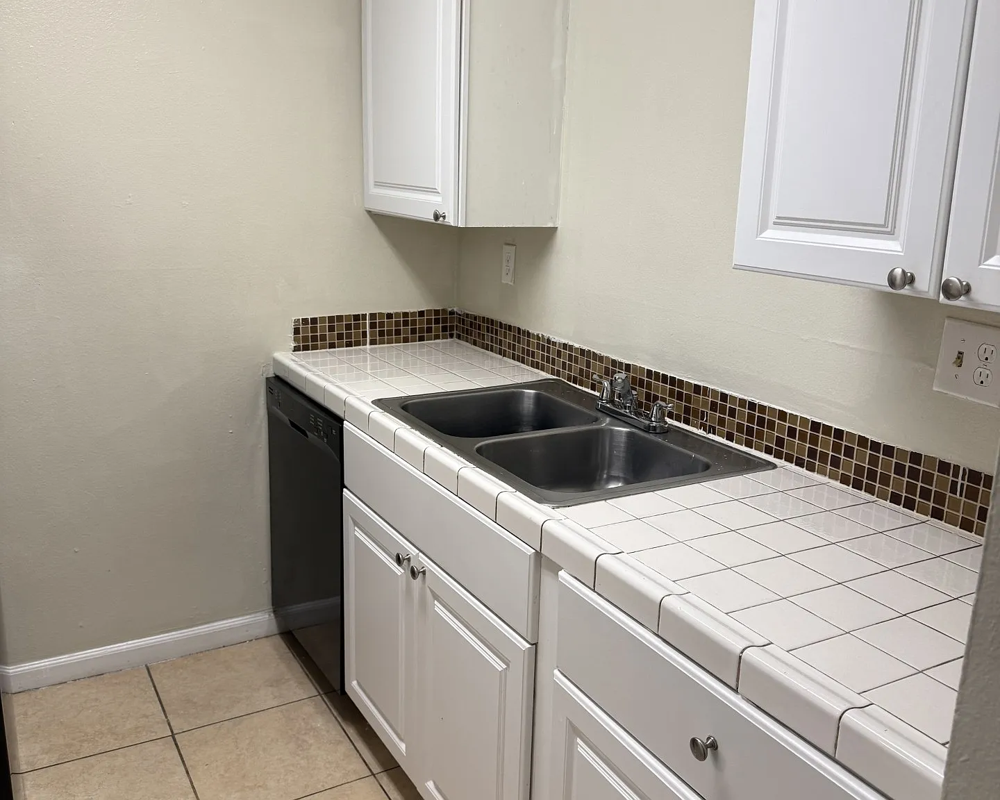 2 bed, 850 sqft, $1,095 — Photo 3