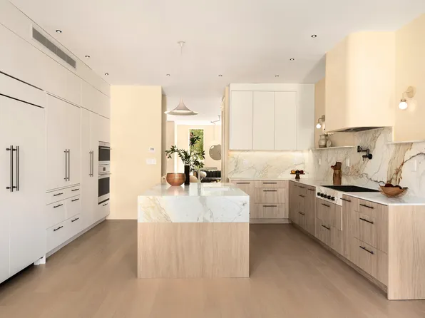 231 Macon Street image 10 of 26