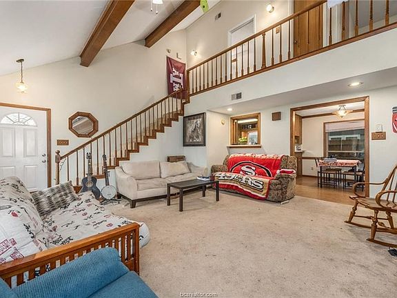 3rd image of 1203 Hardwood Ln