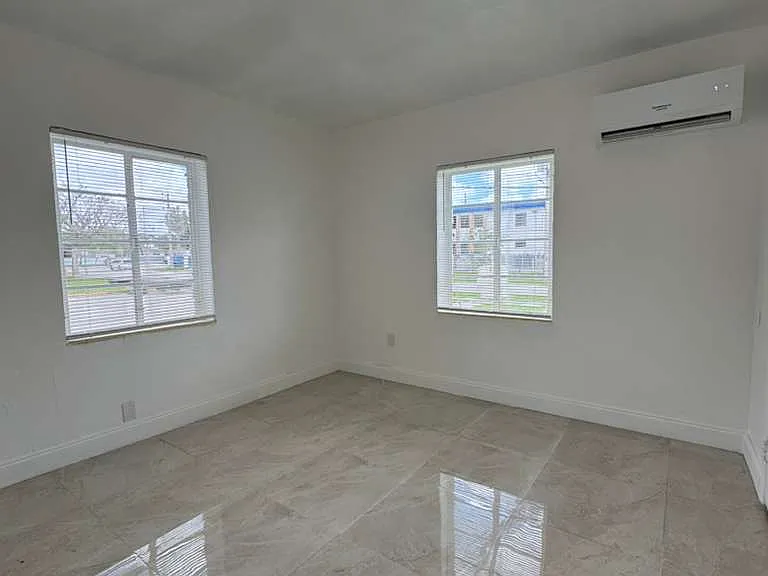 9380 NW 14th Ave #24 — Photo 10