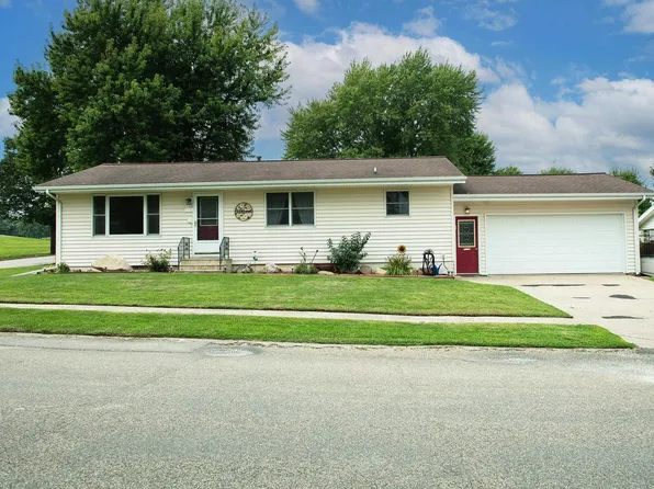 123 Hillcrest Dr, Reinbeck, IA 50669