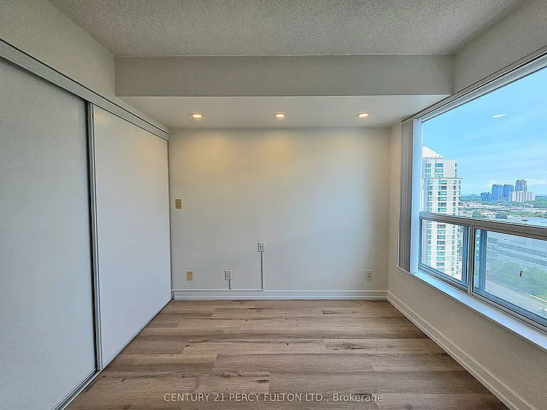 36 Lee Centre Dr #2108 — Photo 13