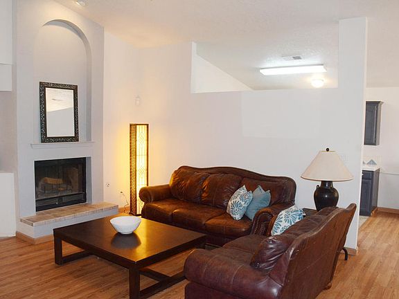 5th image of 2009 Saint Croix Dr NW