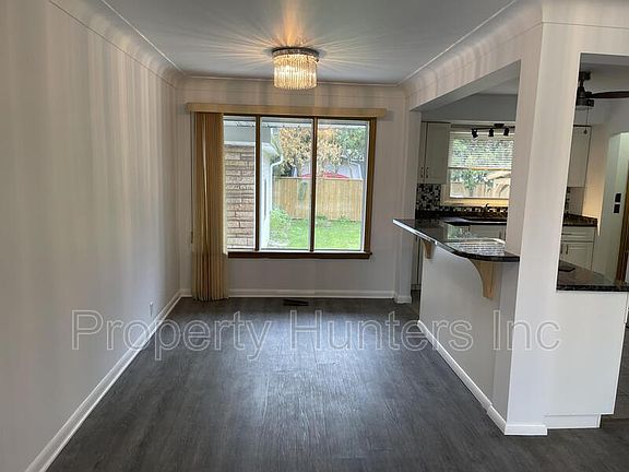 2nd image of 3935 Mount Royal Dr