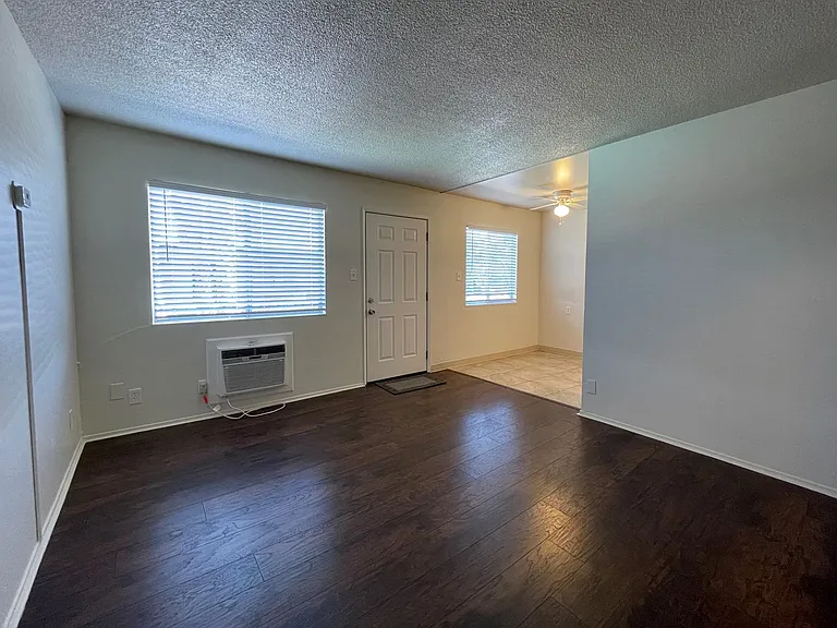 Lincoln Courtyards at 531 Glendora Avenue — Photo 21