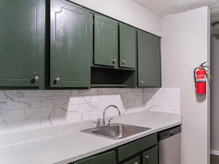 Moss Creek Apartments — Photo 6