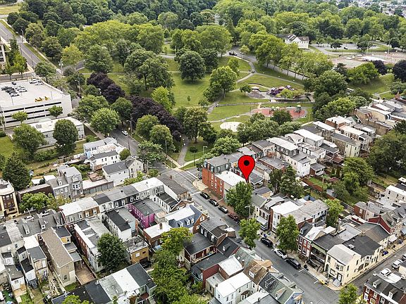4th image of 1038 Walnut St