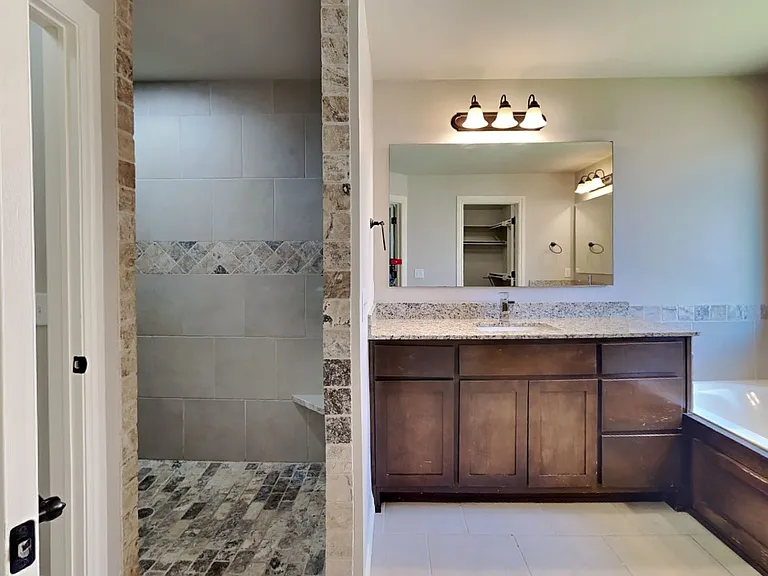 5720 Saint James Pl — Photo 12