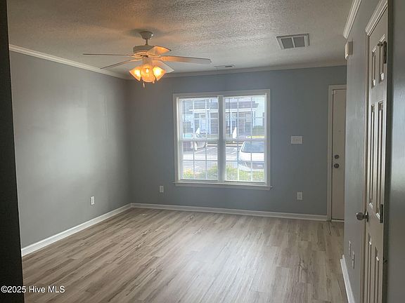 4th image of 27 E Doris Ave APT 601