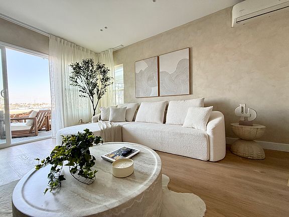 2nd image of 1809 W Bay Ave #1