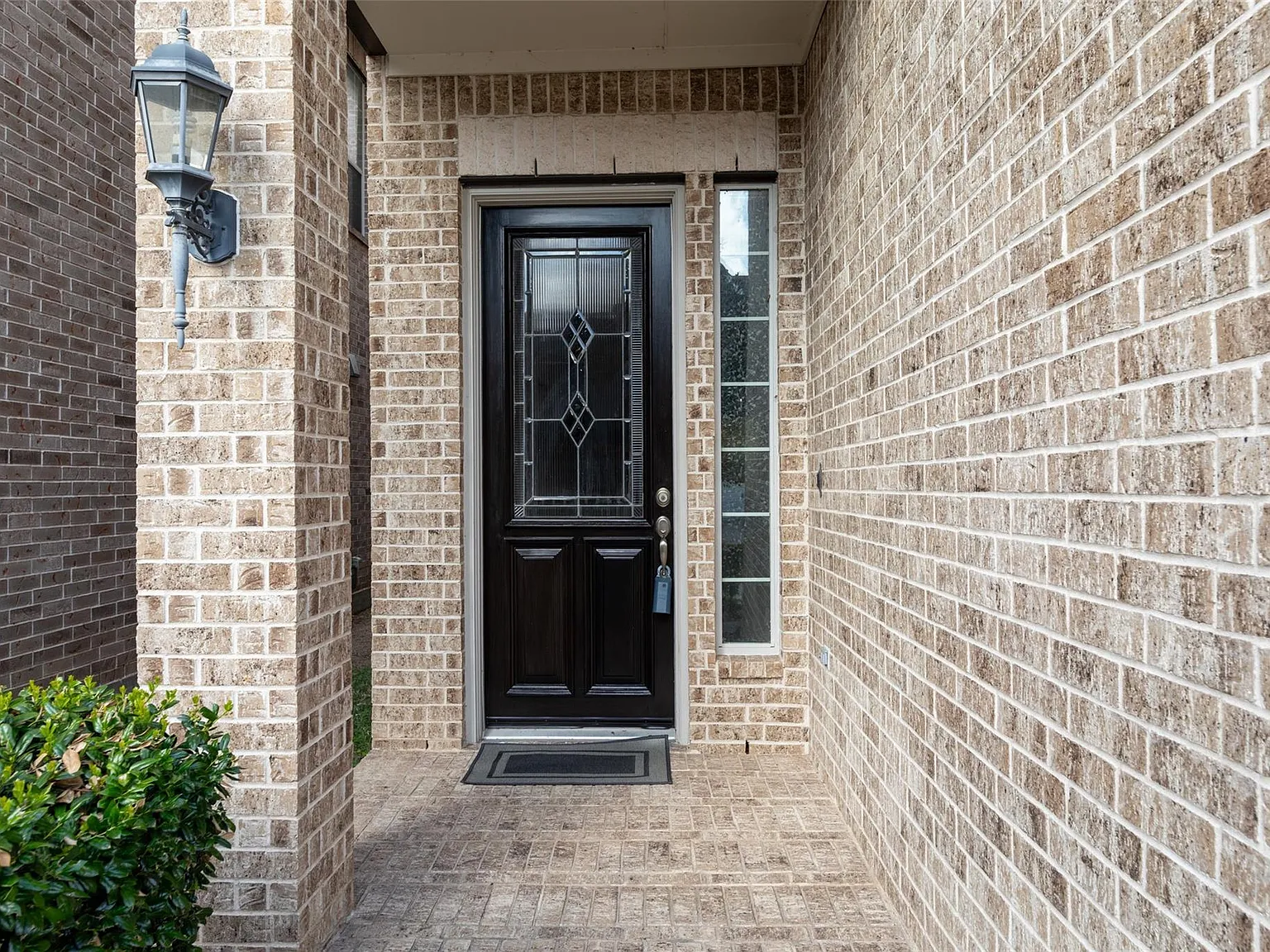 3 bed, 3.5 bath, 3196 sqft, $3,000 — Photo 2