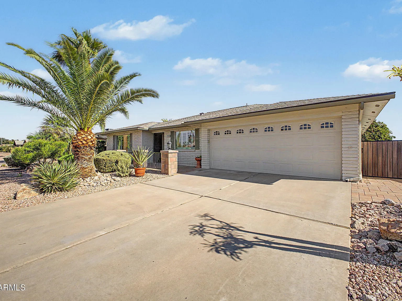 2 bed, 2.0 bath, 2087 sqft, $3,400 — Photo 3