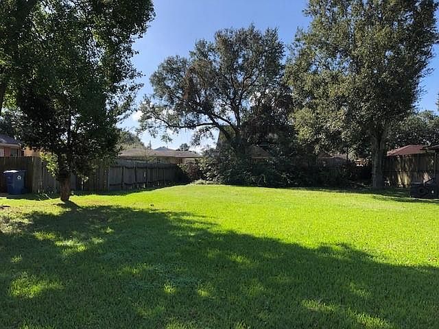 1st image of 1330 Rapides Dr