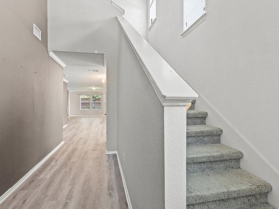 4th image of 2304 Marion Dr