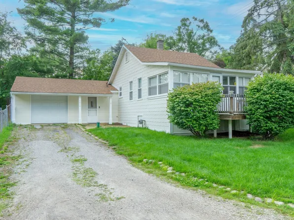 3918 Carrick Ave, West Bloomfield, MI 48324