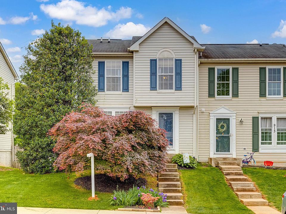 1st image of 915 Lynham Ct #915