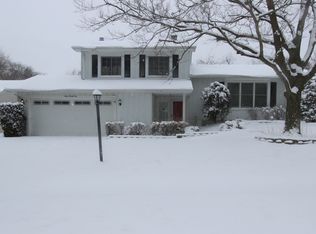 724 W Main St, Cary, IL 60013