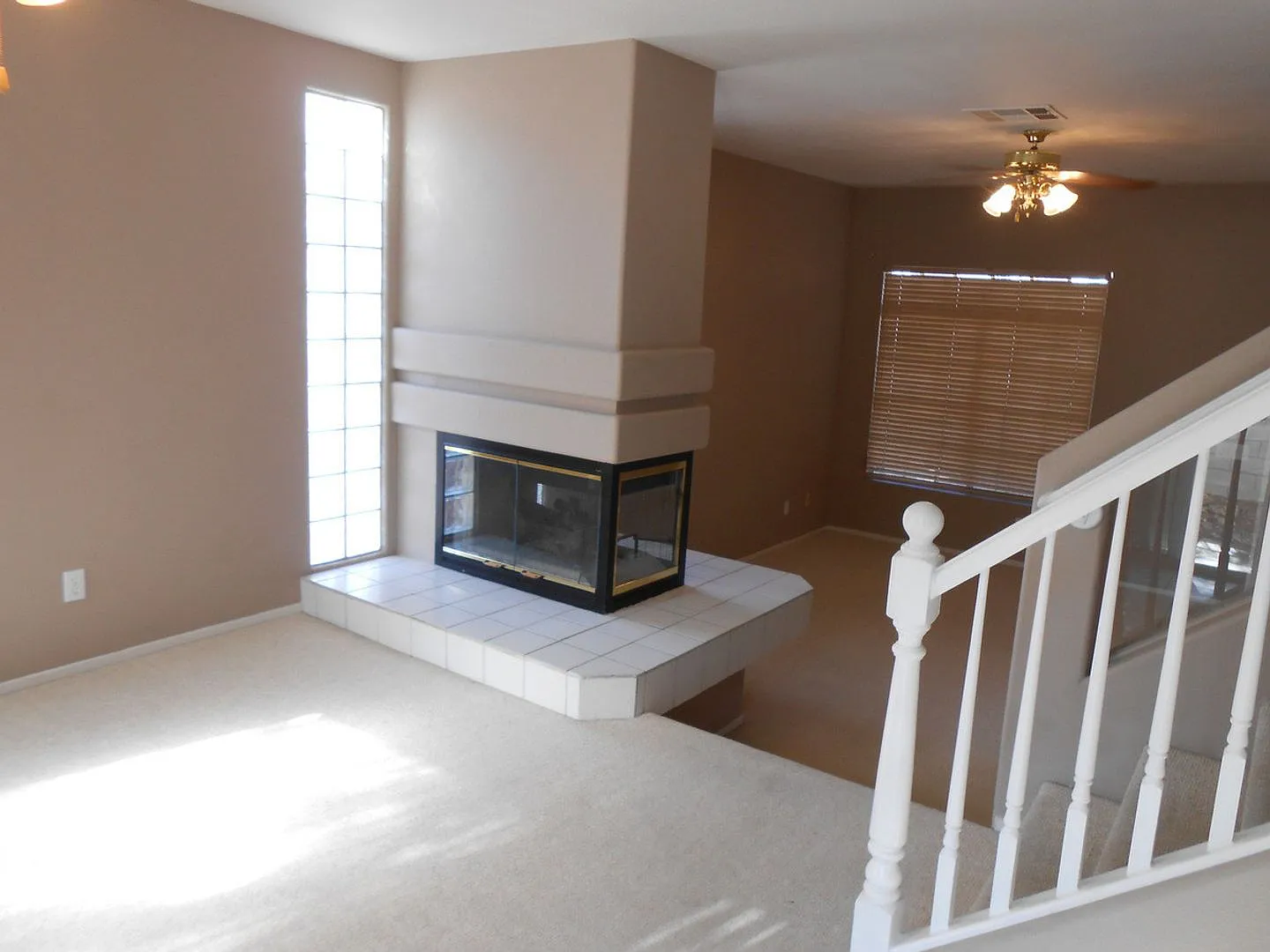 Spacious 2 Story Home with a Community Pool near Ft. Apache and Cheyenne — Photo 4