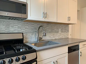 Rented by Hillel Realty Group