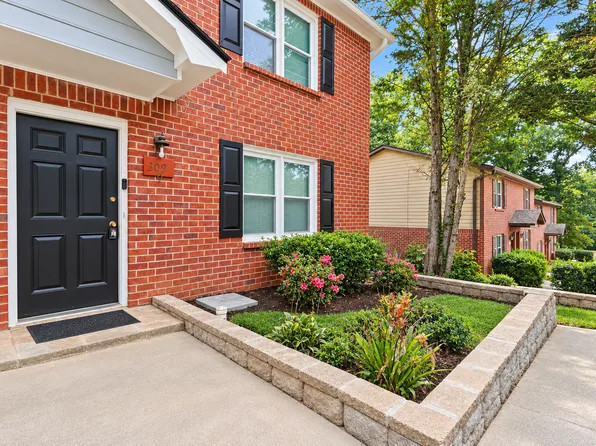 3096 Spruce Cir, Snellville, GA 30078