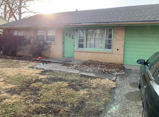 1411 Hartford Rd, Manhattan, KS 66502