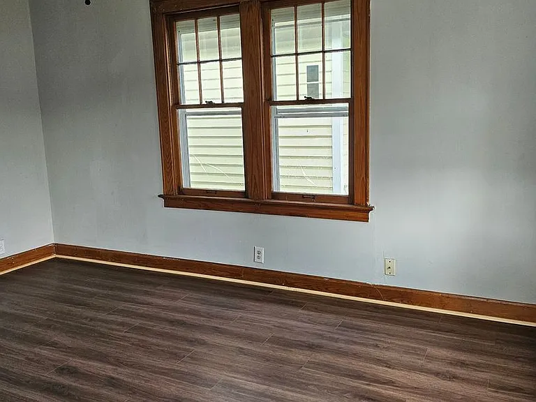 1410 E Indiana St — Photo 2