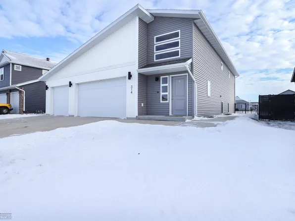 314 5th St E, Horace, ND 58047